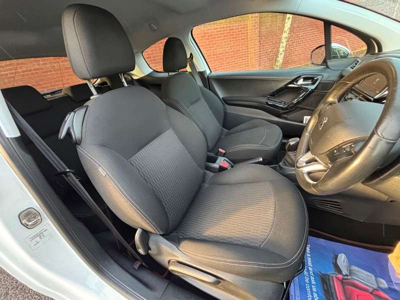 2017 PEUGEOT 208 2017 PEUGEOT 208