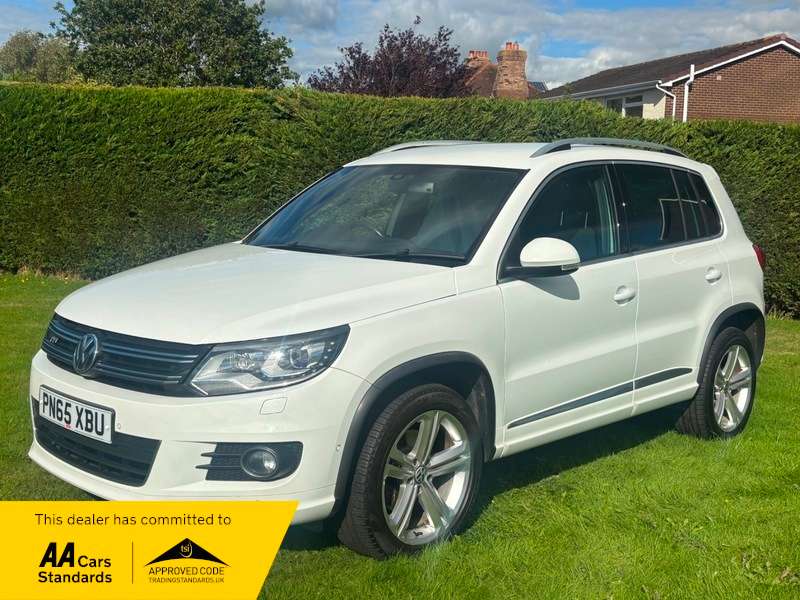 A 2015 VOLKSWAGEN TIGUAN R LINE TDI BLUEMOTION TECHNOLOGY 4MOTION A 2015 VOLKSWAGEN TIGUAN R LINE TDI BLUEMOTION TECHNOLOGY 4MOTION