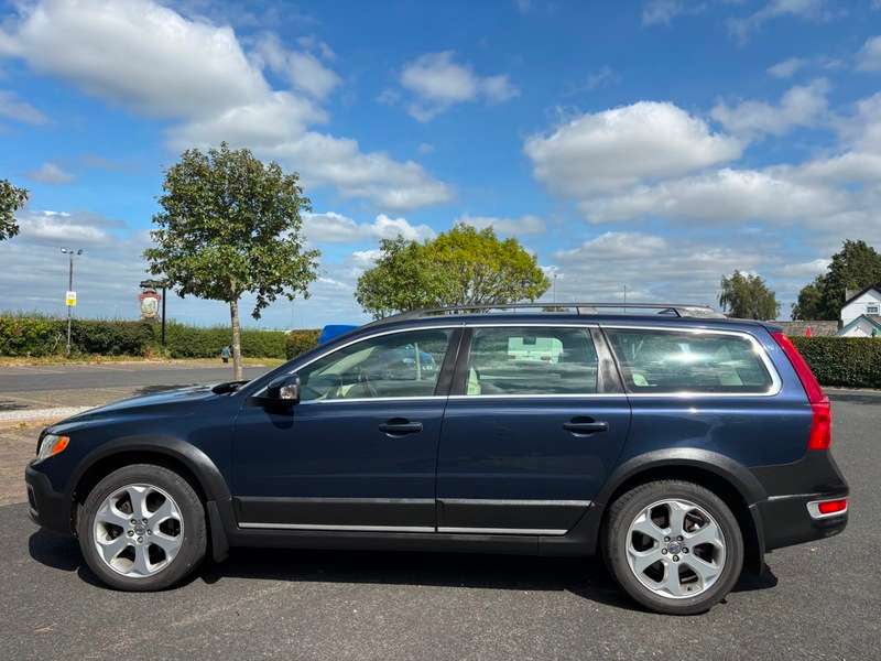2011 VOLVO XC70 2011 VOLVO XC70