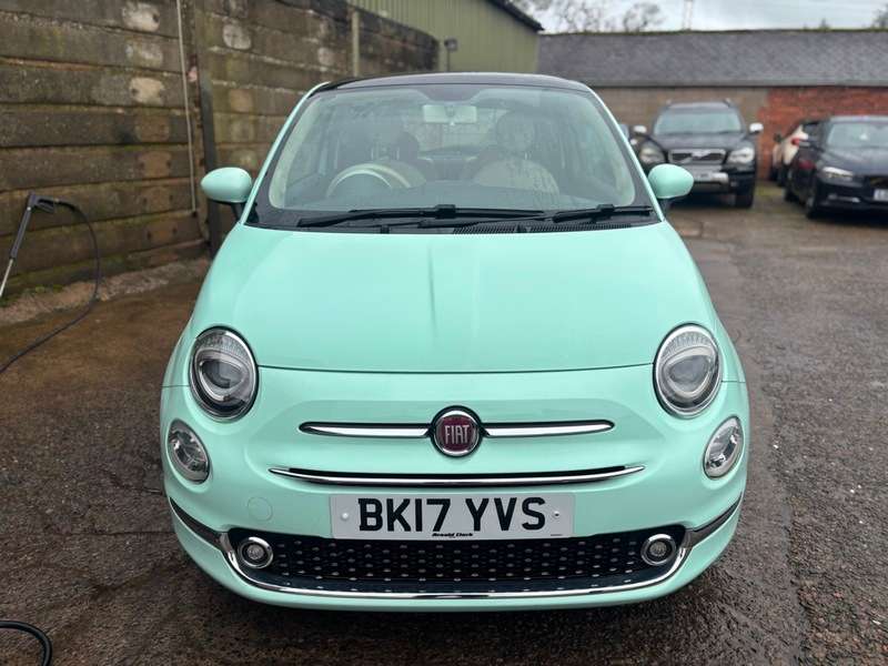 A 2017 FIAT 500 LOUNGE A 2017 FIAT 500 LOUNGE