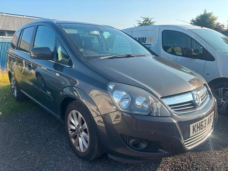 A 2013 VAUXHALL ZAFIRA DESIGN 7 SEATER A 2013 VAUXHALL ZAFIRA DESIGN 7 SEATER