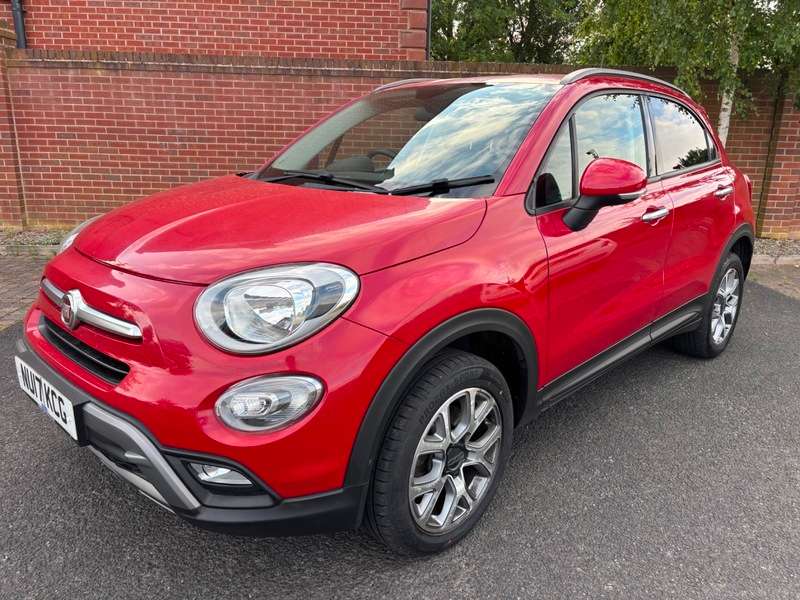 A 2017 FIAT 500X MULTIJET CROSS DIESEL 4x4 A 2017 FIAT 500X MULTIJET CROSS DIESEL 4x4