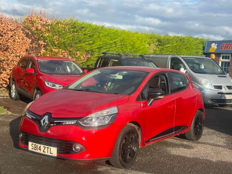 A 2014 RENAULT CLIO DYNAMIQUE MEDIANAV A 2014 RENAULT CLIO DYNAMIQUE MEDIANAV