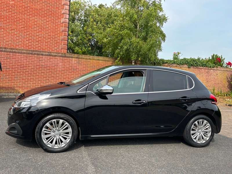 2017 PEUGEOT 208 2017 PEUGEOT 208