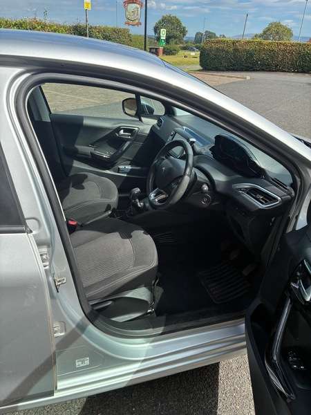 2017 PEUGEOT 208 2017 PEUGEOT 208