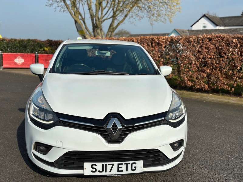 A 2017 RENAULT CLIO DYNAMIQUE S NAV DCI A 2017 RENAULT CLIO DYNAMIQUE S NAV DCI