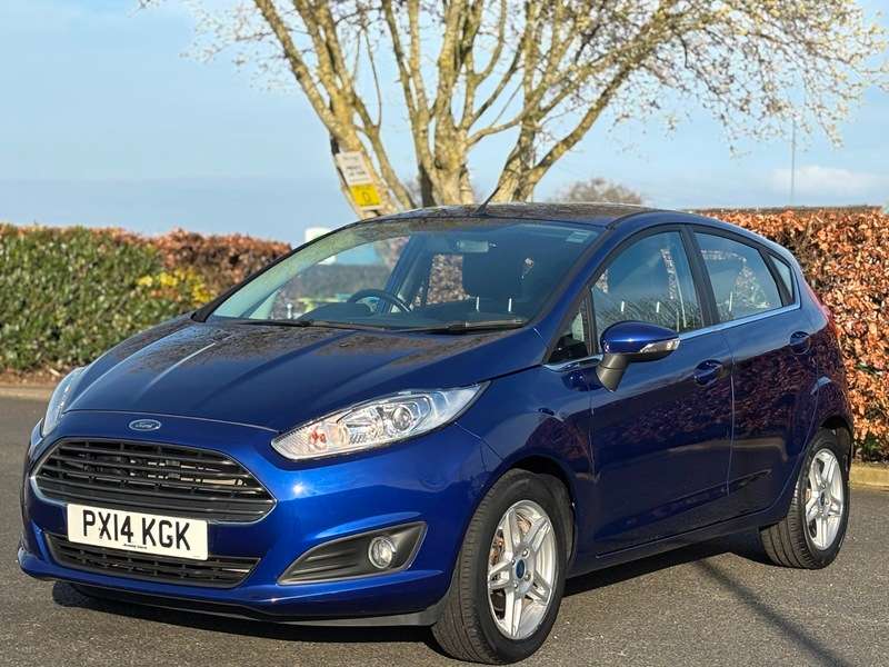 A 2014 FORD FIESTA ZETEC AUTOMATIC A 2014 FORD FIESTA ZETEC AUTOMATIC