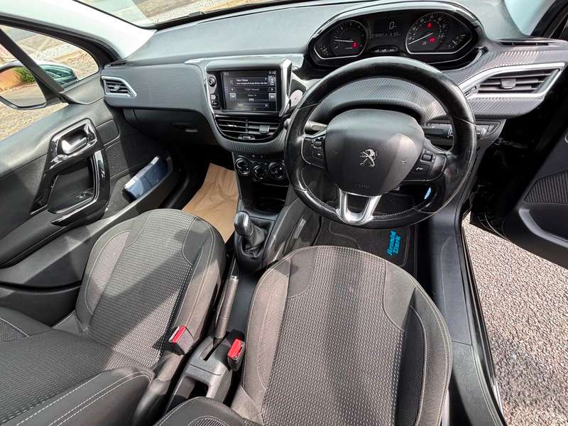 2017 PEUGEOT 208 2017 PEUGEOT 208
