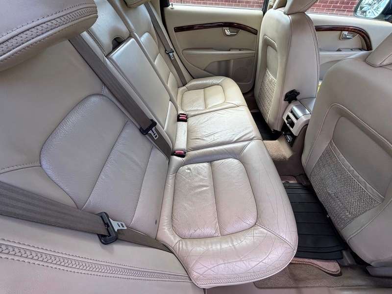 2011 VOLVO XC70 2011 VOLVO XC70