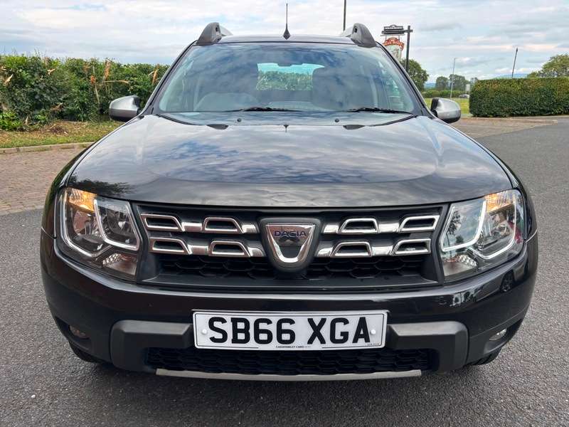 A 2016 DACIA DUSTER LAUREATE 1.5 dCi 110 BHP 4X4 A 2016 DACIA DUSTER LAUREATE 1.5 dCi 110 BHP 4X4