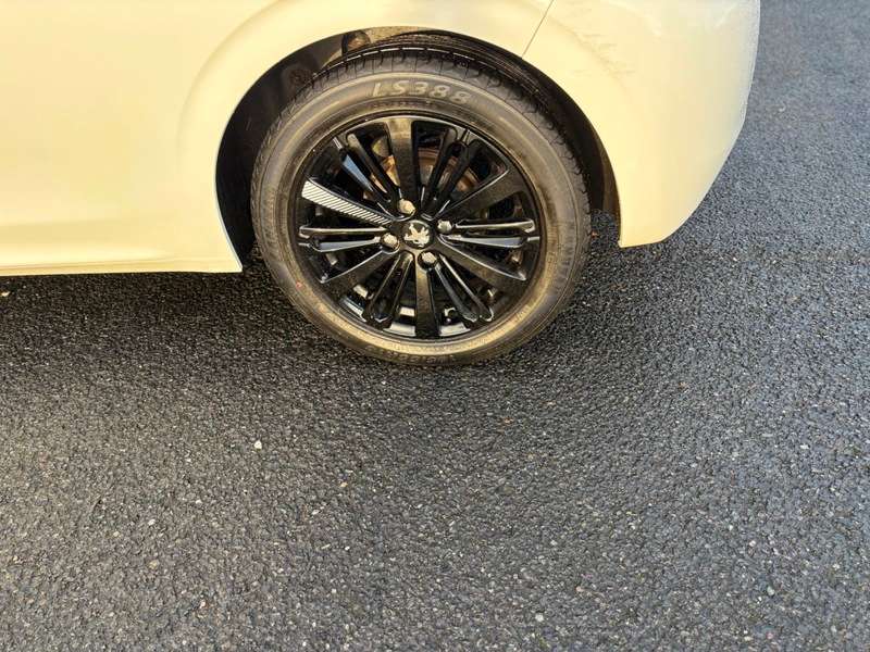 2017 PEUGEOT 208 2017 PEUGEOT 208