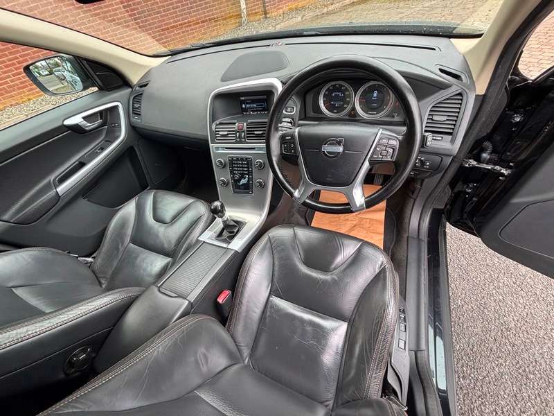 2011 VOLVO XC60 2011 VOLVO XC60