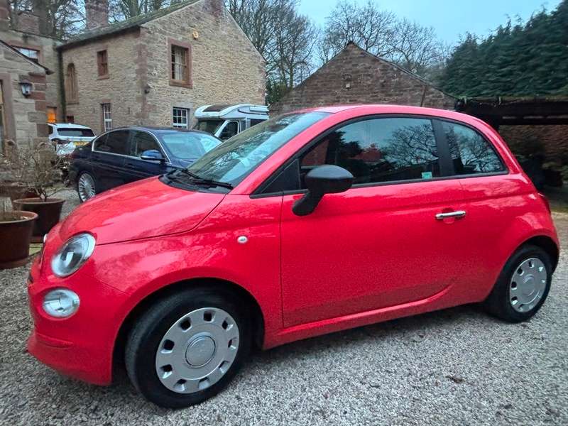 A 2015 FIAT 500 POP A 2015 FIAT 500 POP