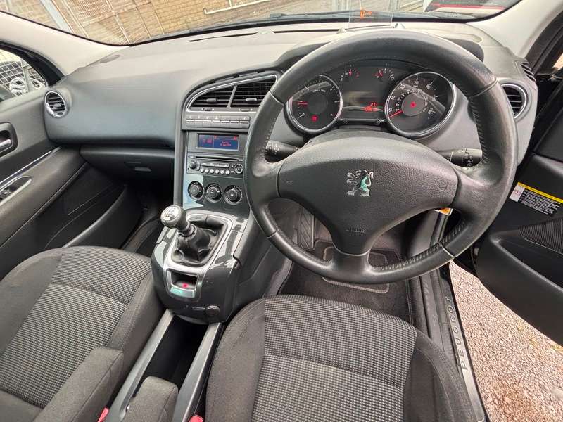 2011 PEUGEOT 5008 2011 PEUGEOT 5008