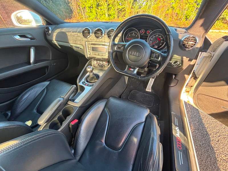 2010 AUDI TT 2010 AUDI TT