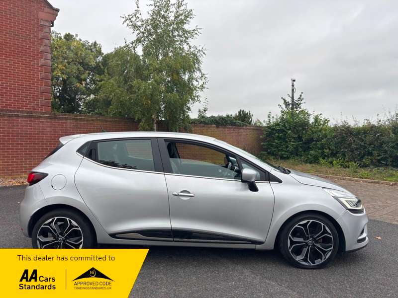2017 RENAULT CLIO 2017 RENAULT CLIO