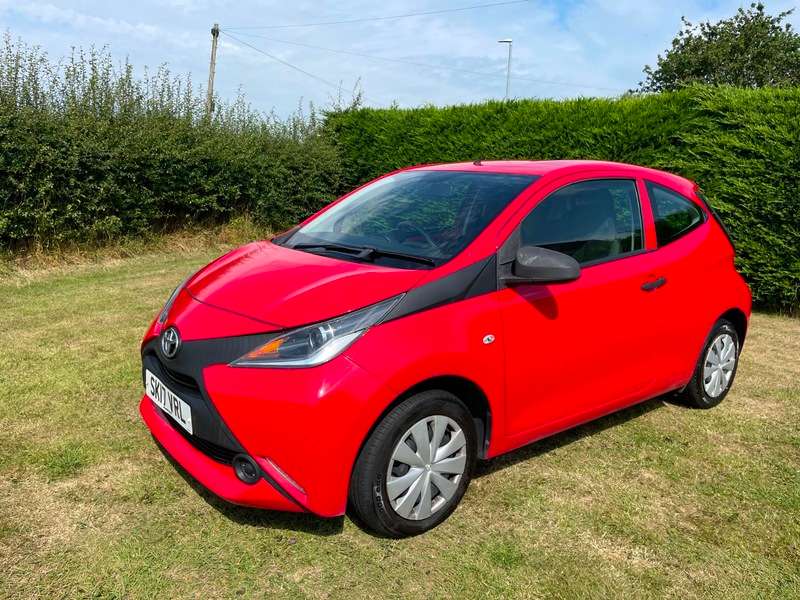 A 2017 TOYOTA AYGO VVT-I X A 2017 TOYOTA AYGO VVT-I X