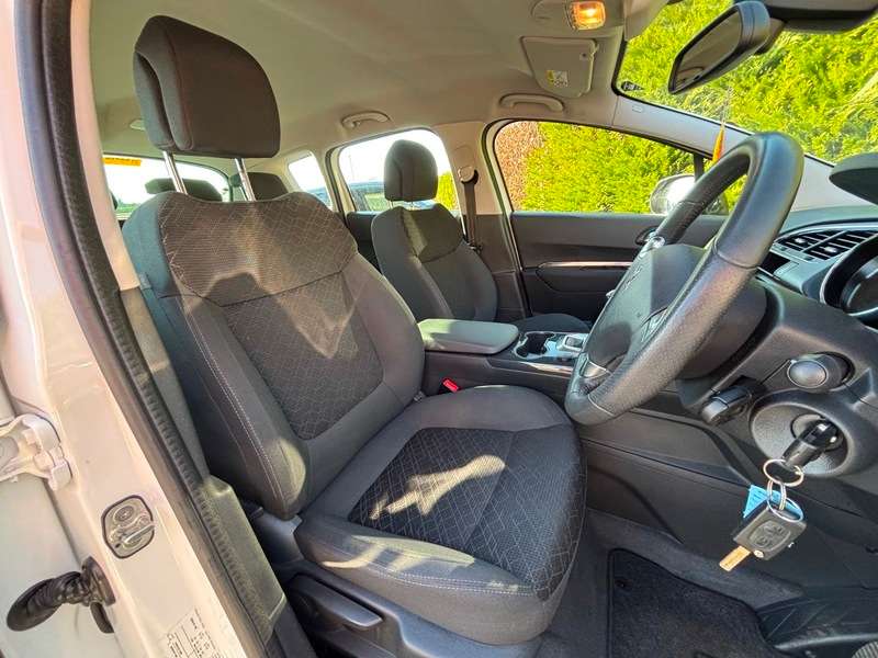 2014 PEUGEOT 3008 2014 PEUGEOT 3008