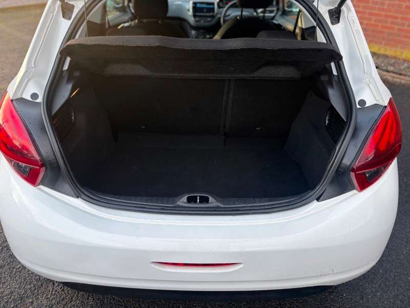 2017 PEUGEOT 208 2017 PEUGEOT 208