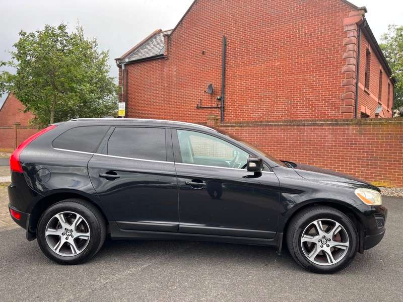 A 2011 VOLVO XC60 D3 DRIVE SE LUX A 2011 VOLVO XC60 D3 DRIVE SE LUX