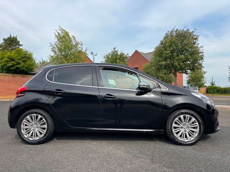 2017 PEUGEOT 208 2017 PEUGEOT 208