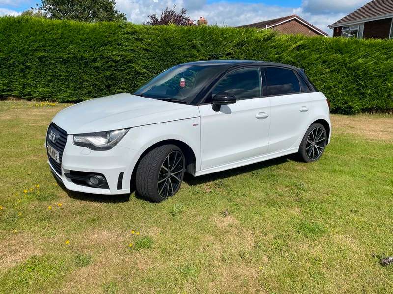 A 2014 AUDI A1 SPORTBACK TDI S LINE EDITION A 2014 AUDI A1 SPORTBACK TDI S LINE EDITION