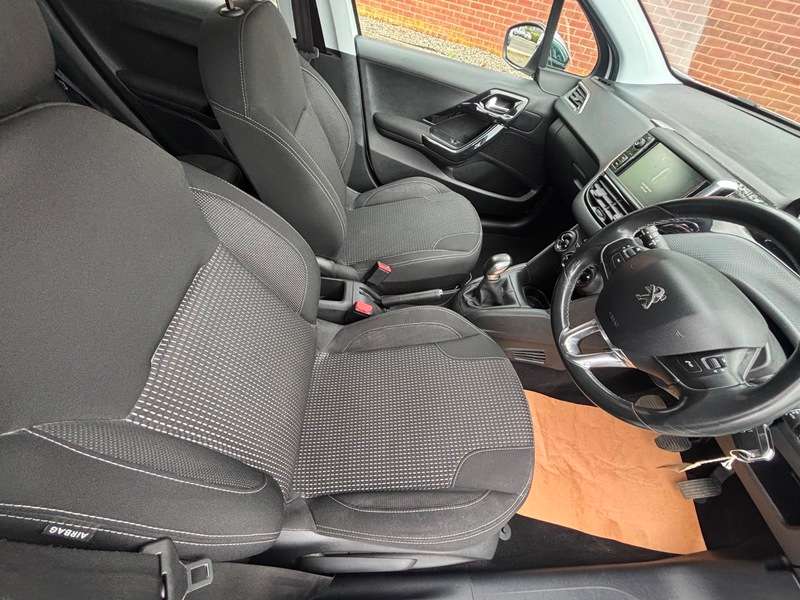 2016 PEUGEOT 208 2016 PEUGEOT 208