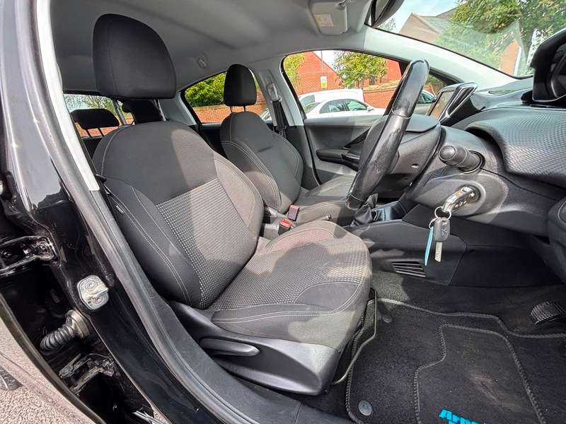 2017 PEUGEOT 208 2017 PEUGEOT 208