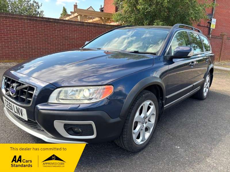 A 2011 VOLVO XC70 D5 SE LUX AWD 2.4 AUTOMATIC 5 CYLINDER A 2011 VOLVO XC70 D5 SE LUX AWD 2.4 AUTOMATIC 5 CYLINDER
