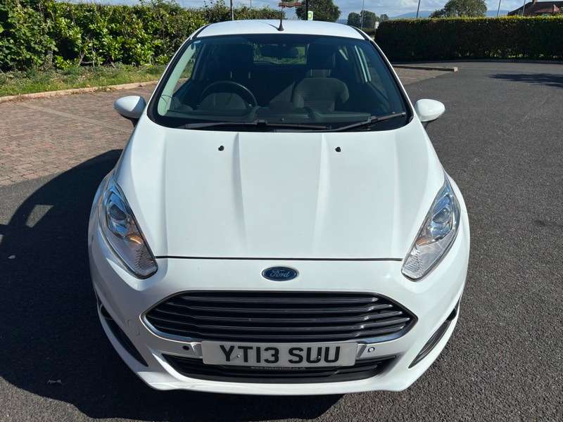 A 2013 FORD FIESTA ZETEC AUTOMATIC A 2013 FORD FIESTA ZETEC AUTOMATIC