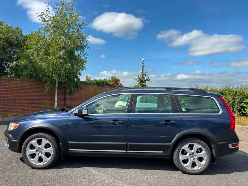 2011 VOLVO XC70 2011 VOLVO XC70