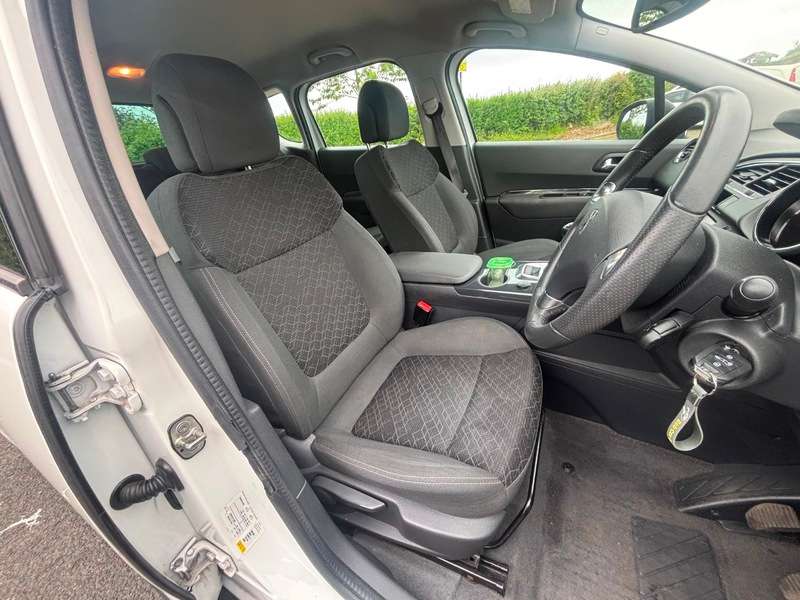 2014 PEUGEOT 3008 2014 PEUGEOT 3008
