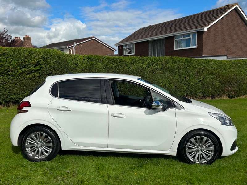 2016 PEUGEOT 208 2016 PEUGEOT 208