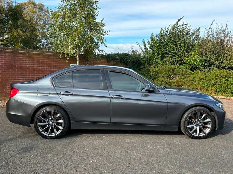 A 2012 BMW 3 SERIES 320d MODERN A 2012 BMW 3 SERIES 320d MODERN