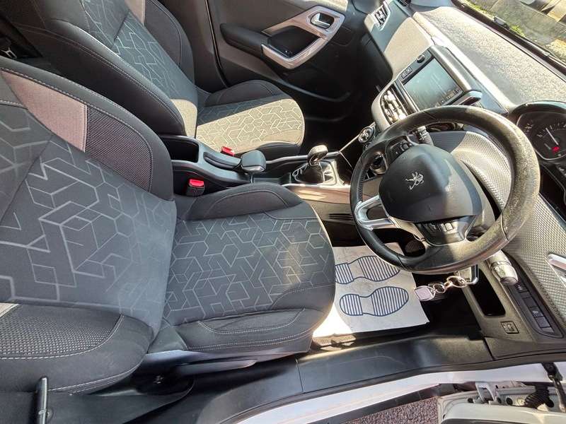 2015 PEUGEOT 2008 2015 PEUGEOT 2008