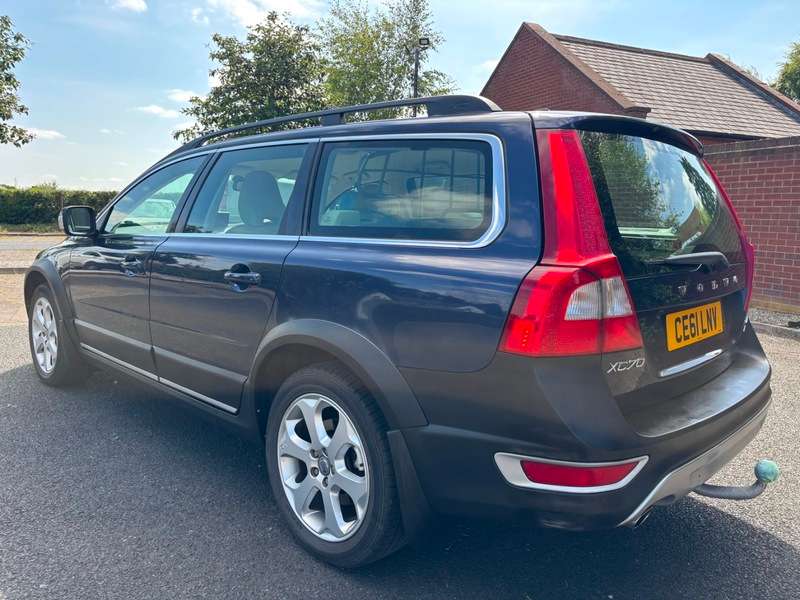 2011 VOLVO XC70 2011 VOLVO XC70