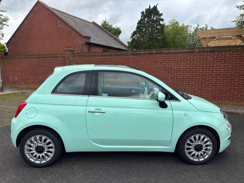 A 2018 FIAT 500 LOUNGE A 2018 FIAT 500 LOUNGE