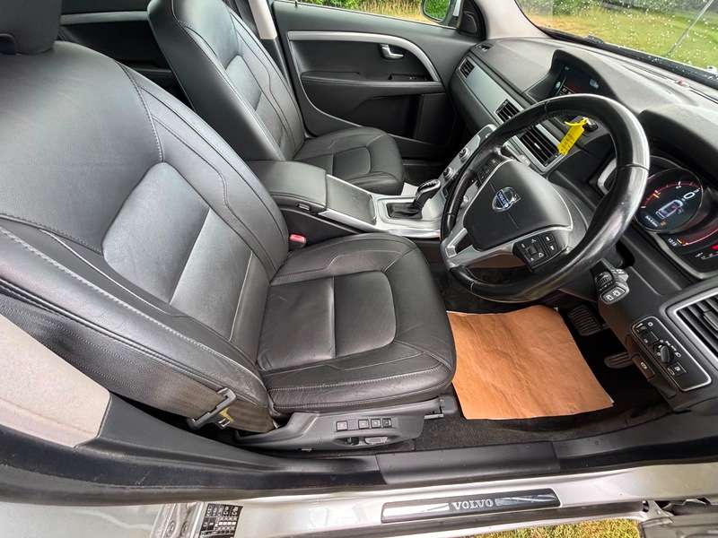 2016 VOLVO V70 2016 VOLVO V70