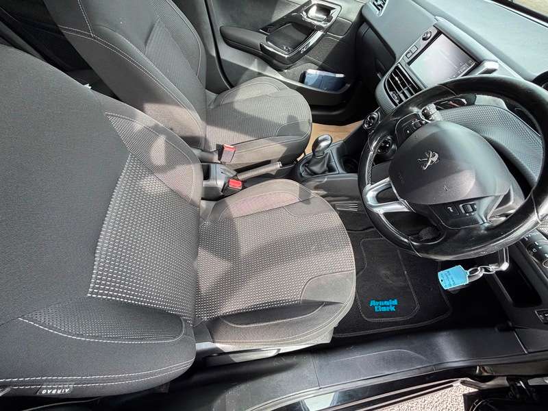 2017 PEUGEOT 208 2017 PEUGEOT 208