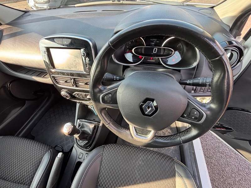 2017 RENAULT CLIO 2017 RENAULT CLIO