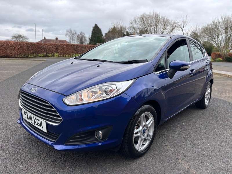 A 2014 FORD FIESTA ZETEC AUTOMATIC A 2014 FORD FIESTA ZETEC AUTOMATIC