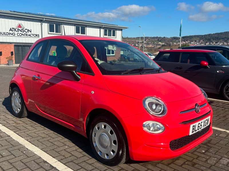 A 2015 FIAT 500 POP A 2015 FIAT 500 POP