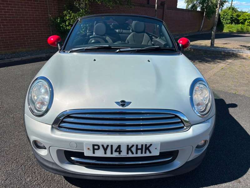 A 2014 MINI ROADSTER COOPER A 2014 MINI ROADSTER COOPER