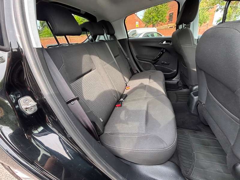 2017 PEUGEOT 208 2017 PEUGEOT 208
