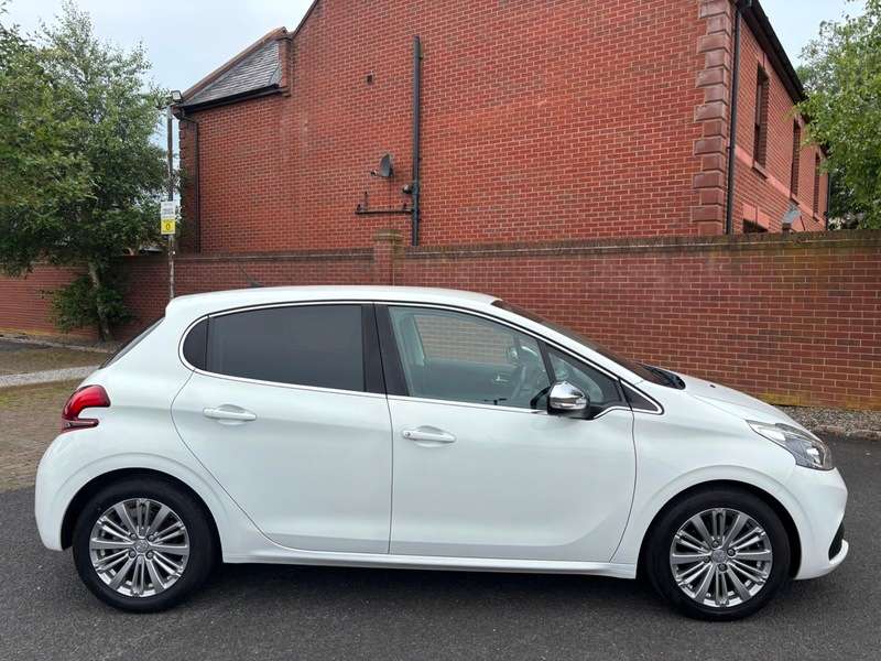 2016 PEUGEOT 208 2016 PEUGEOT 208