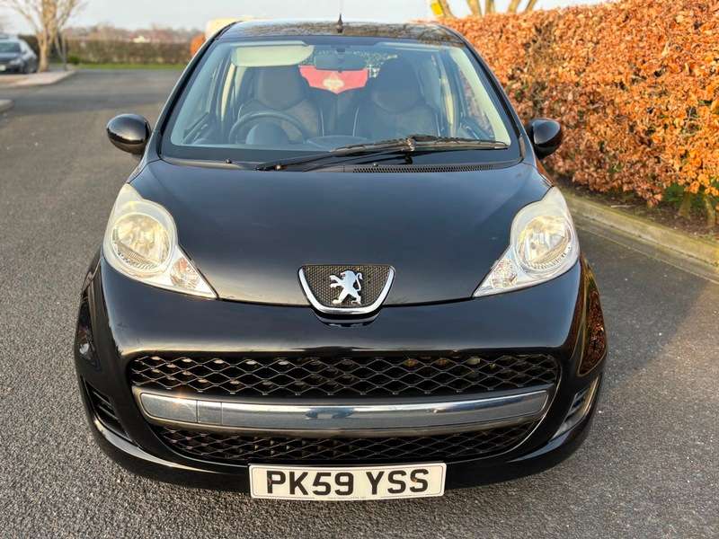 A 2009 PEUGEOT 107 URBAN AUTOMATIC A 2009 PEUGEOT 107 URBAN AUTOMATIC
