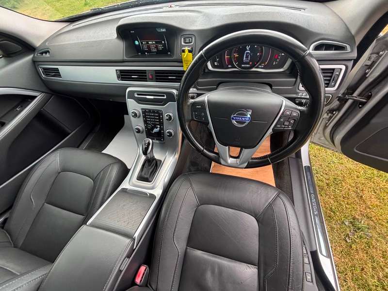 2016 VOLVO V70 2016 VOLVO V70