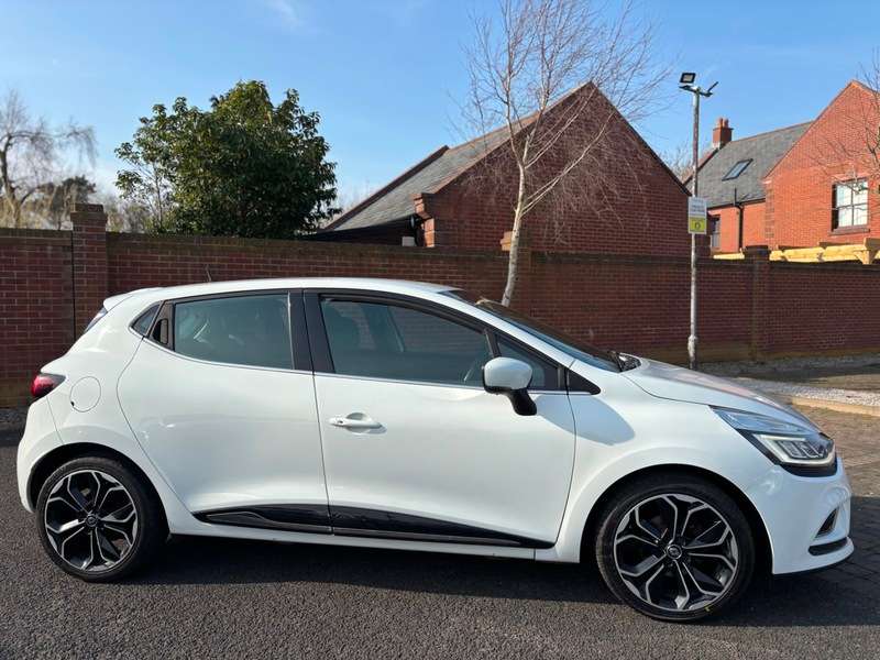 2017 RENAULT CLIO 2017 RENAULT CLIO