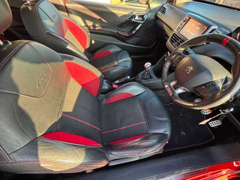 2016 PEUGEOT 208 2016 PEUGEOT 208