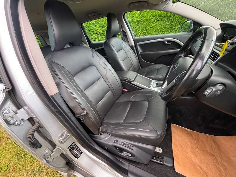 2016 VOLVO V70 2016 VOLVO V70